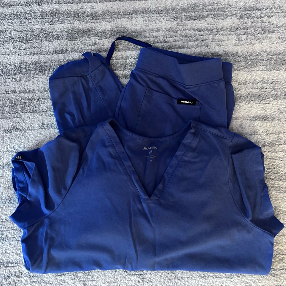 Jaanuu Scrub Set - Purple/Blue